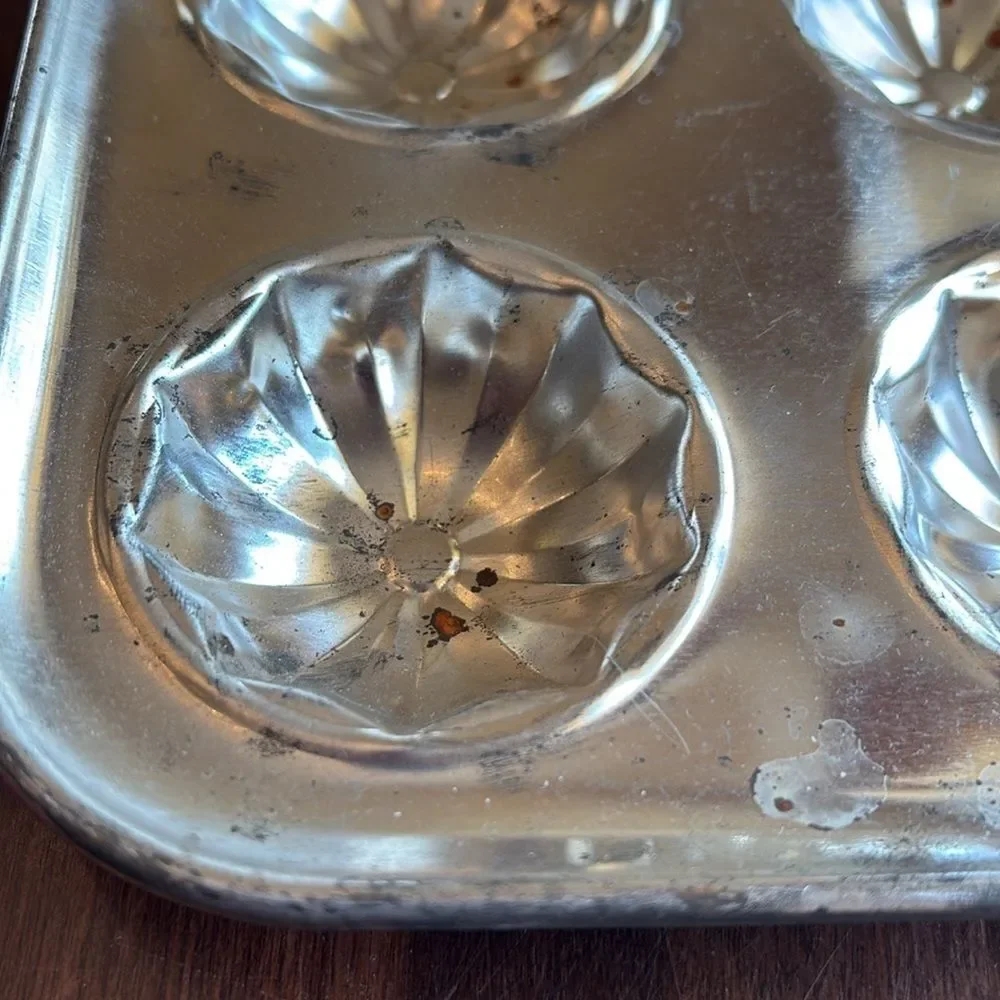 Vintage Biscuit Muffin Baking Tray Pan- 14